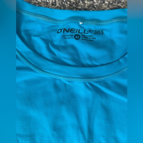 O’Neil 365 swim and sun long sleeve top size XS - Picture 3 of 8